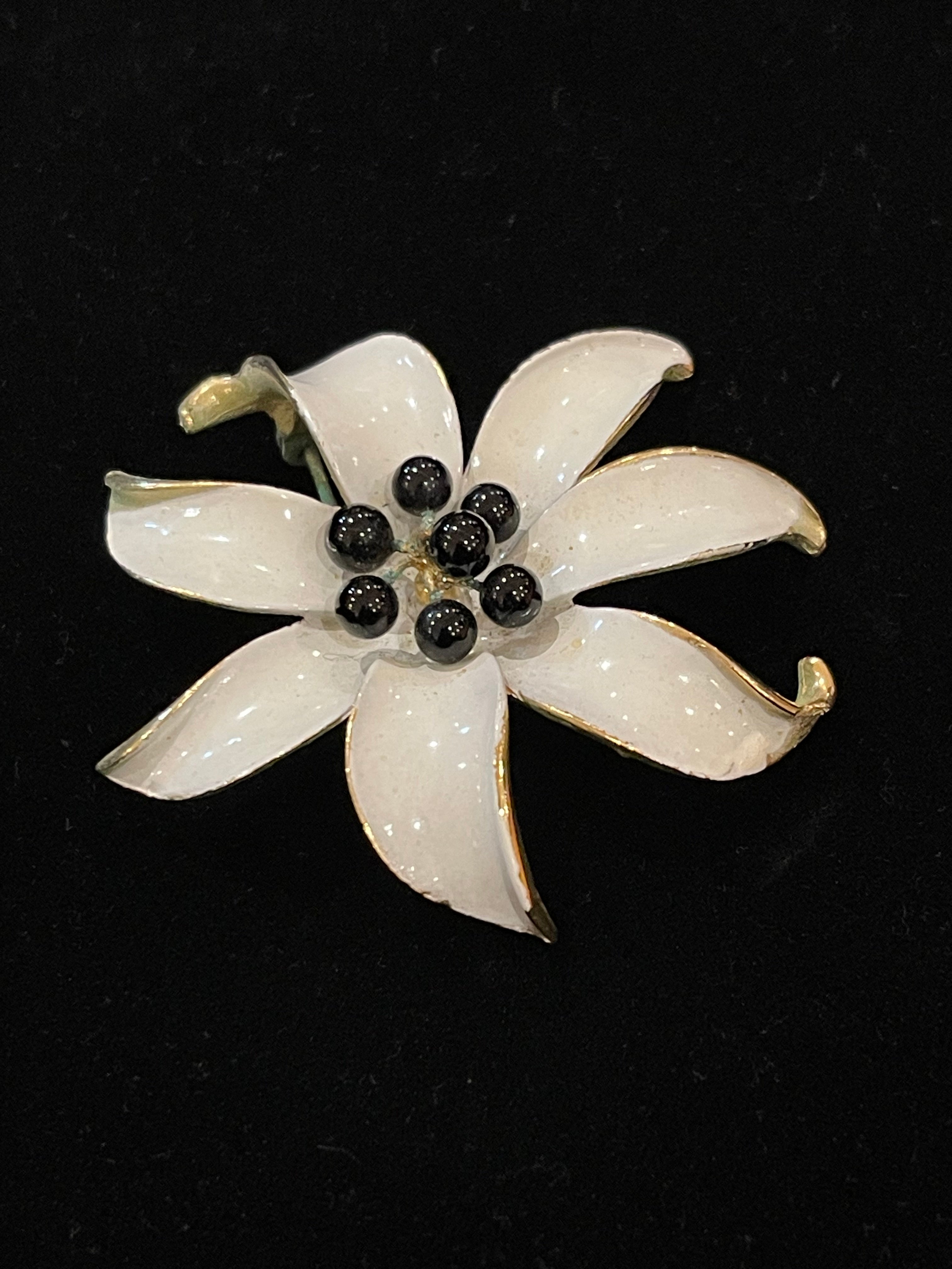 Vintage Golden Lily Brooch