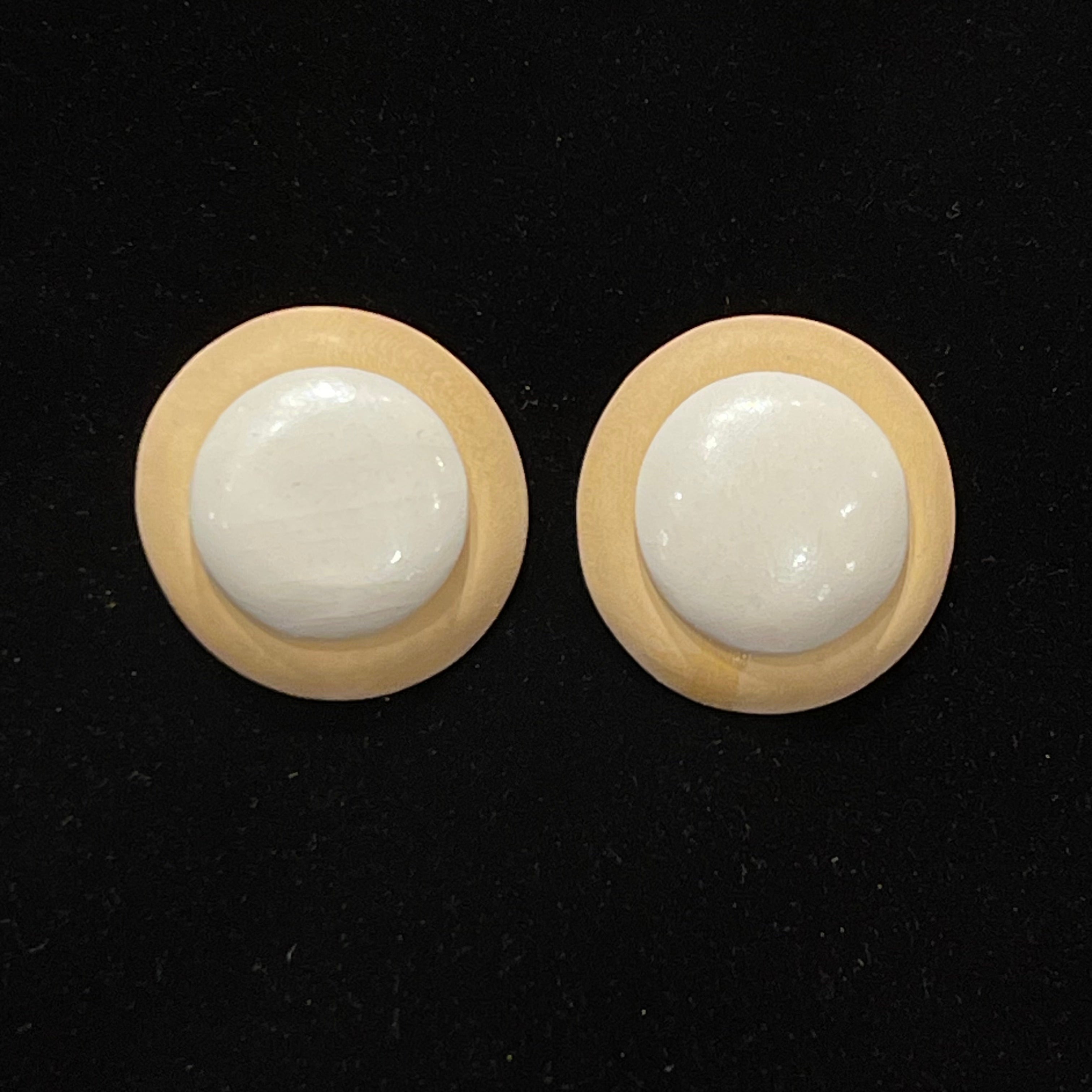 Vintage Oversized Tan and White Circular Clip-On Earrings