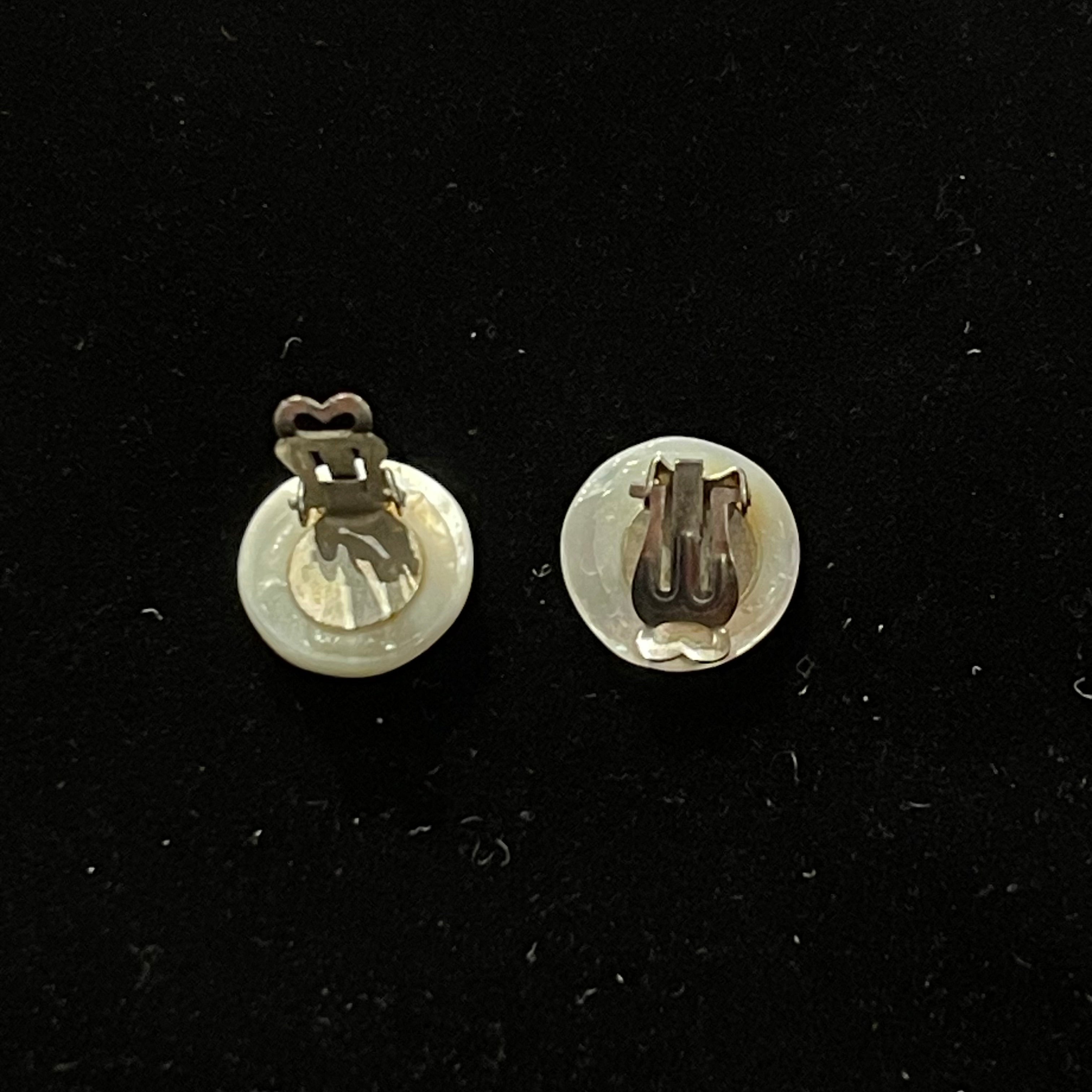 Vintage White Swirl Button Clip-On Earrings