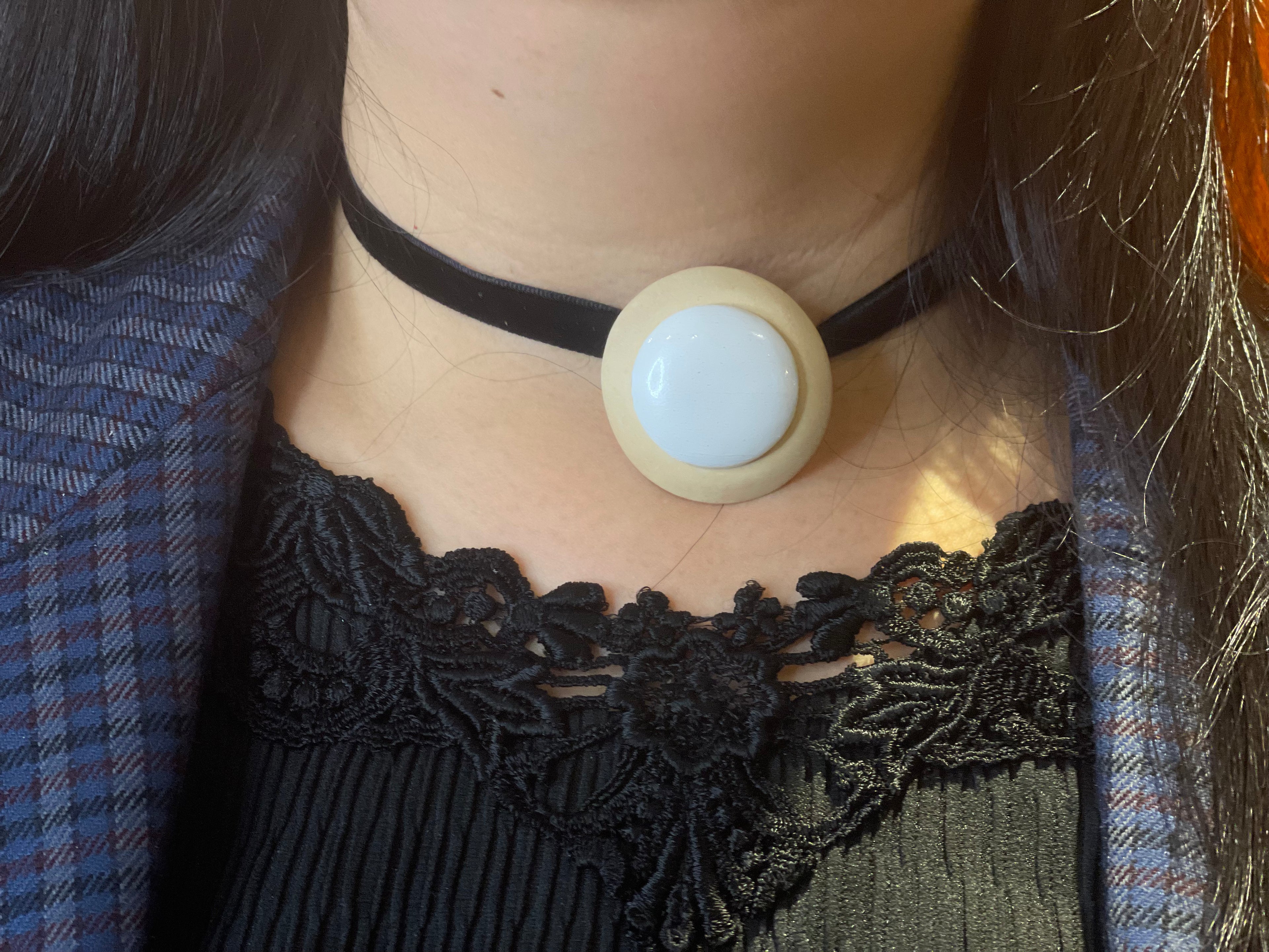 Vintage Oversized Tan and White Circular Clip-On Earrings