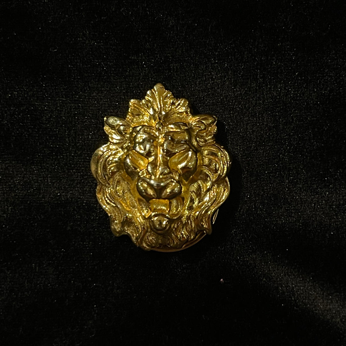 Vintage Gold Lion Scarf Clip