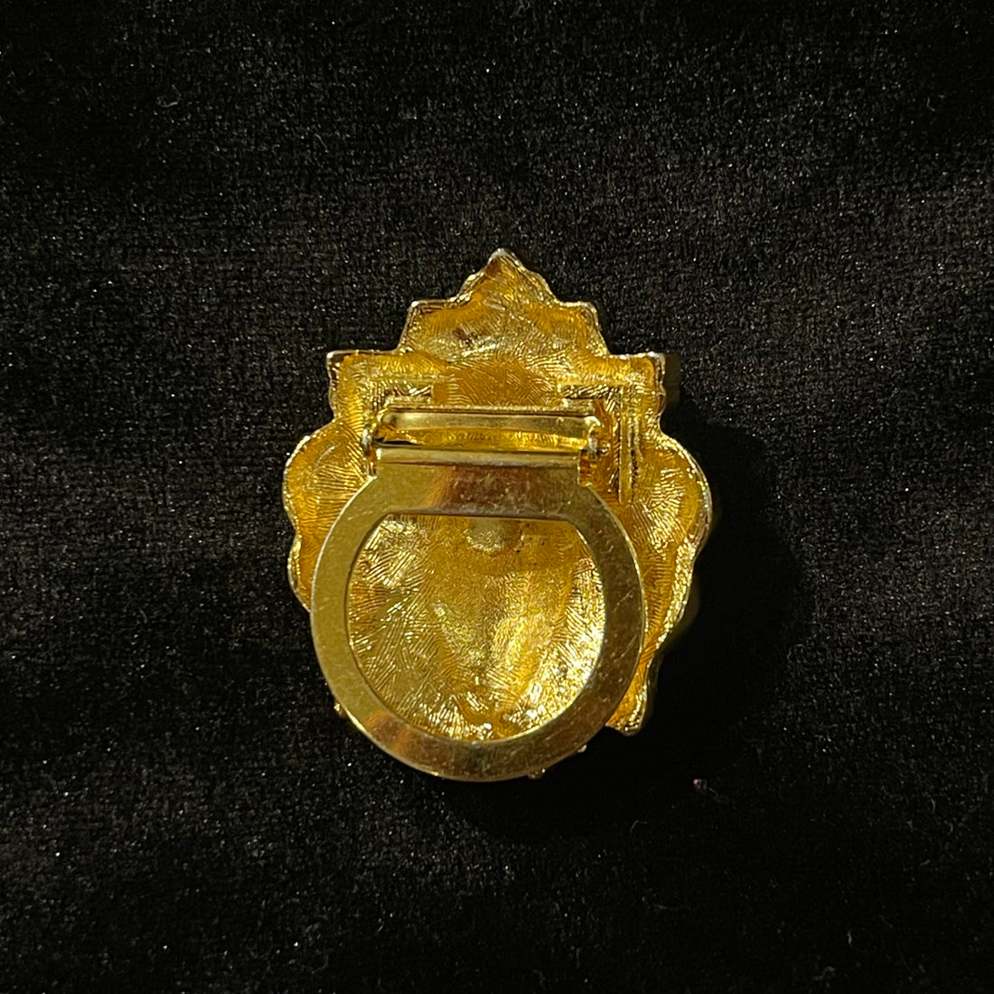 Vintage Gold Lion Scarf Clip