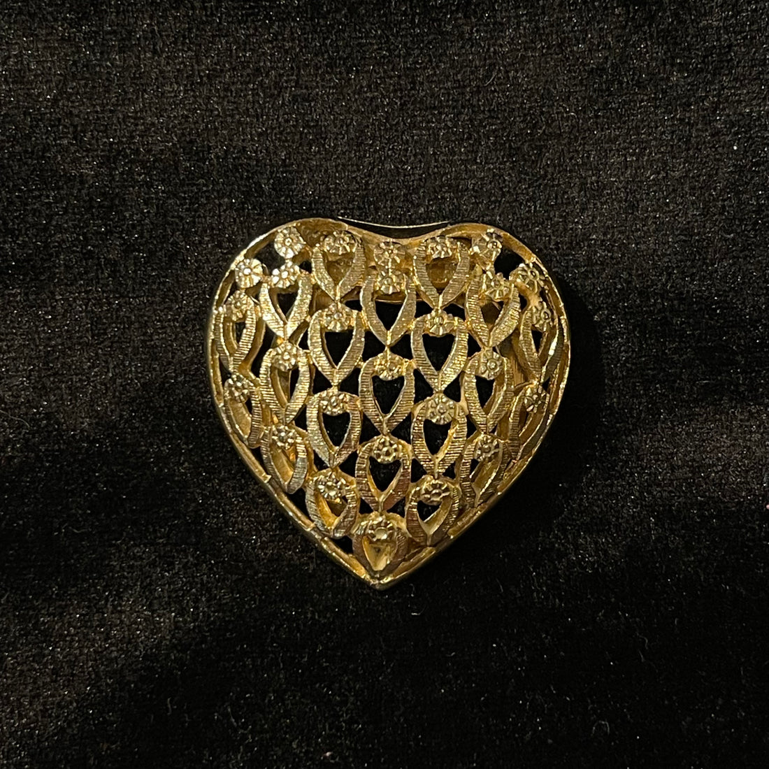 Vintage Textured Gold Heart Scarf Clip