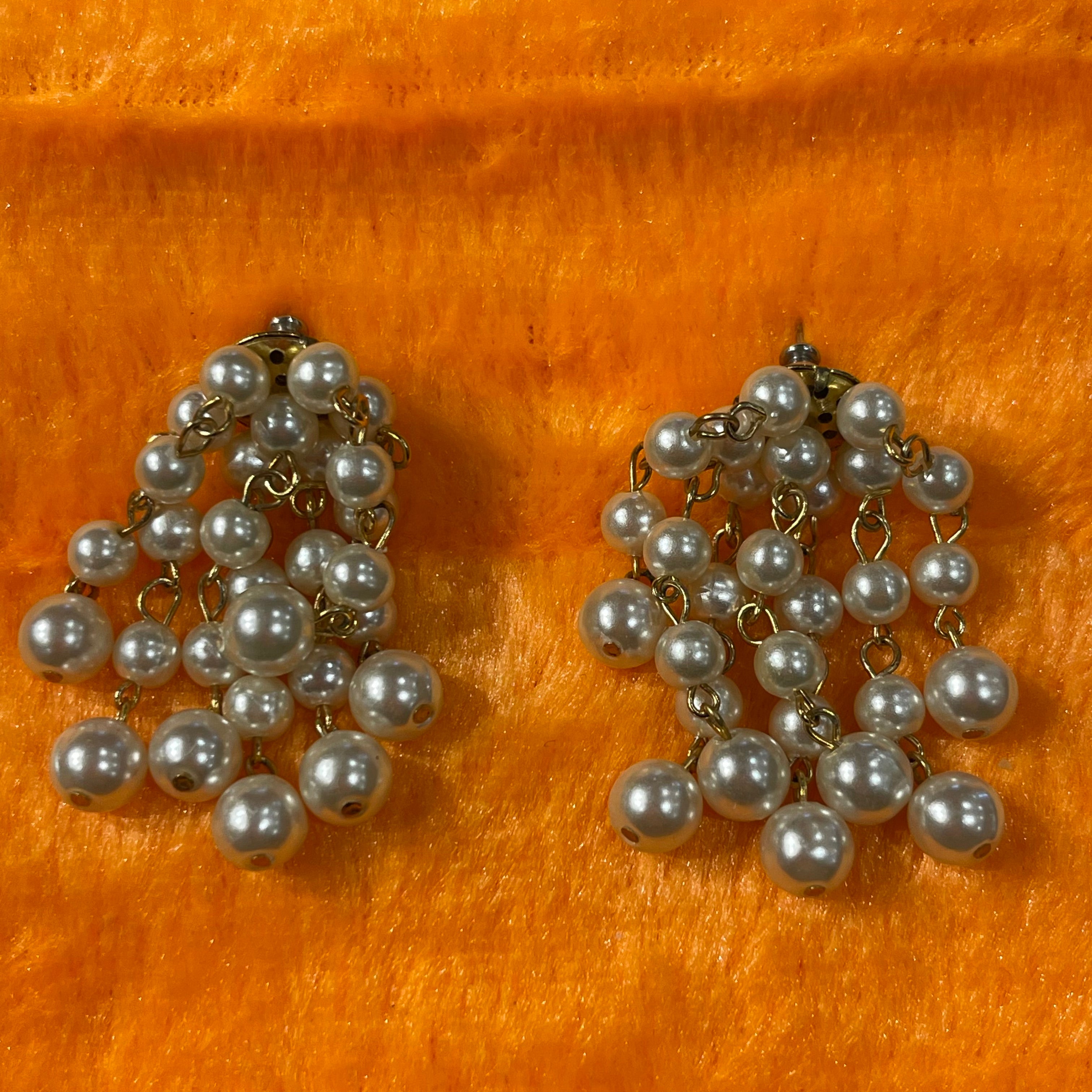 Vintage Elegant Necklace, Pearl Earrings & Button Cover Set