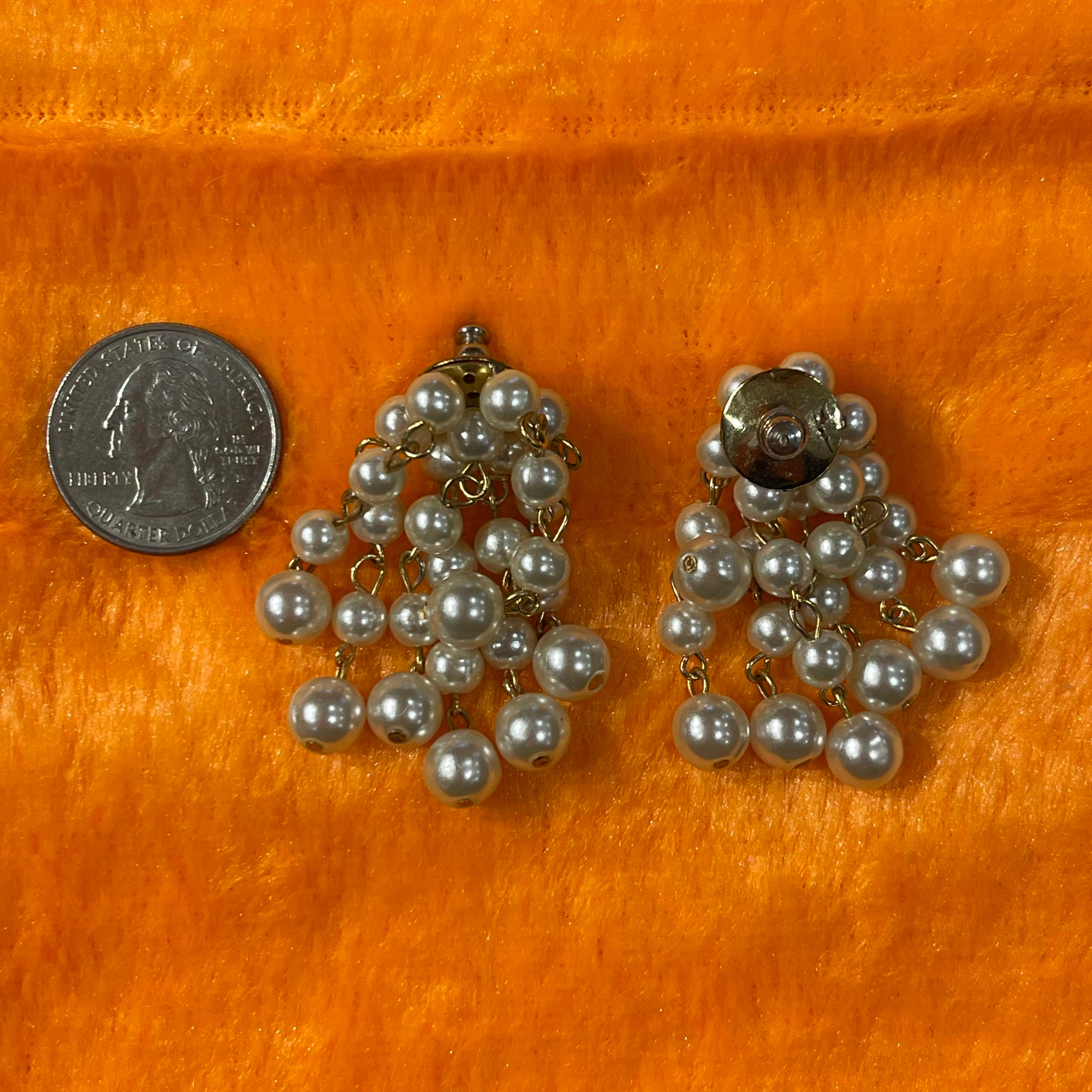 Vintage Elegant Necklace, Pearl Earrings & Button Cover Set