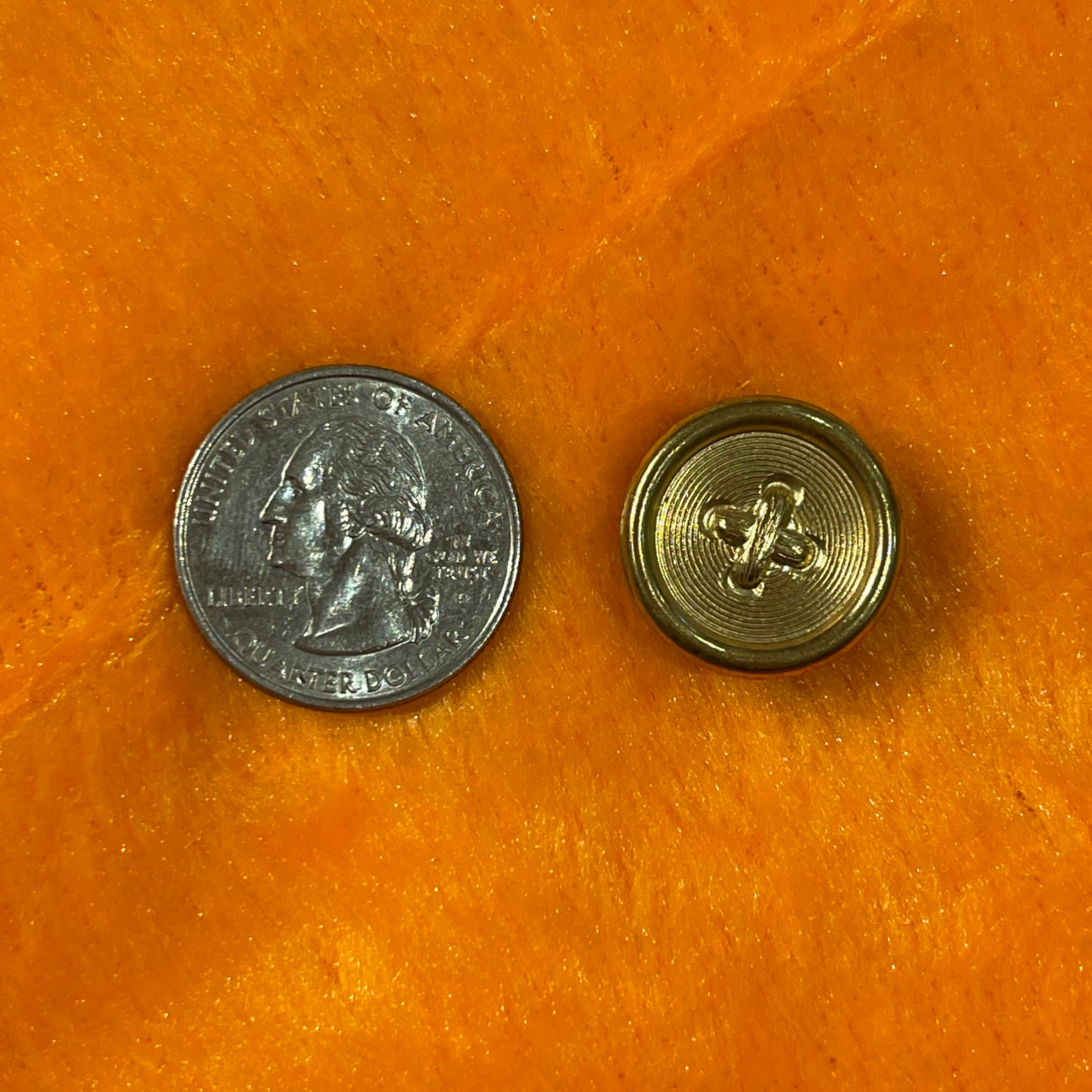 Mini Vintage Sewing Machine Brooch & Button Cover Set