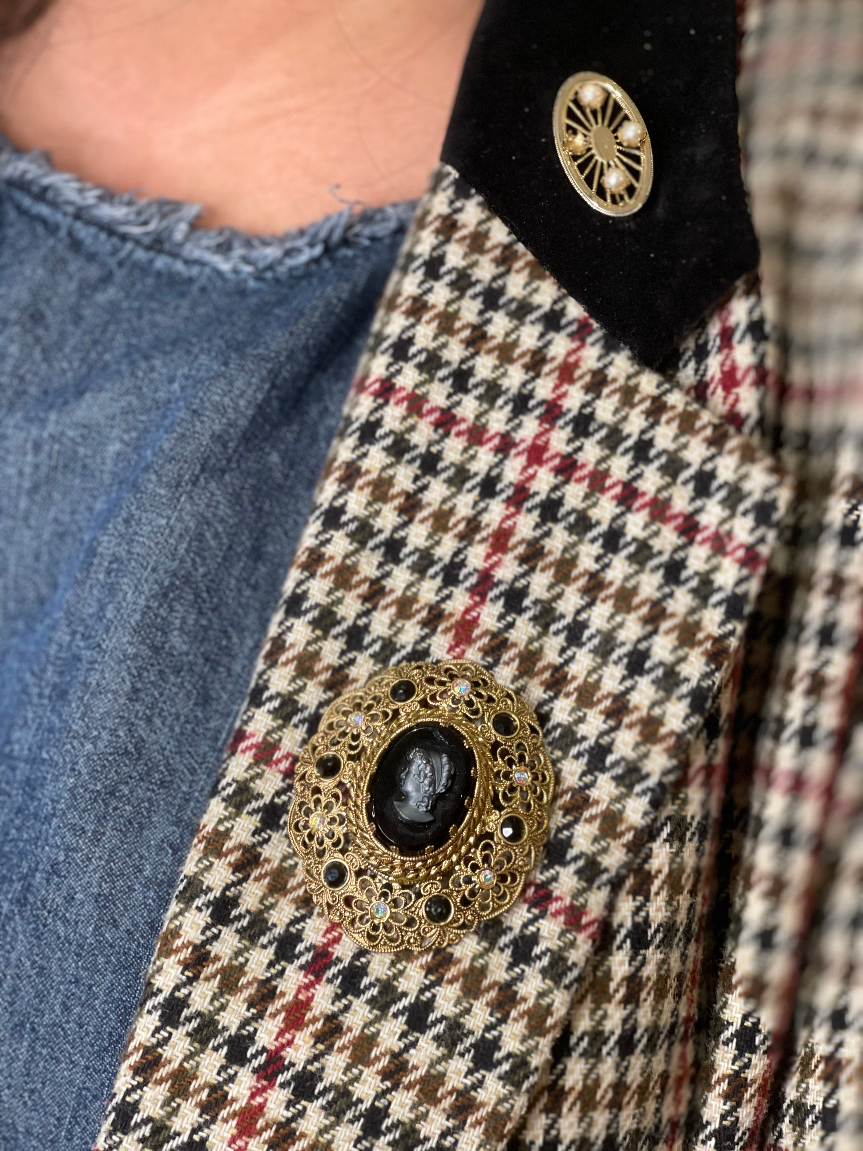 Ornate Vintage Gold and Black Oval Cameo Brooch