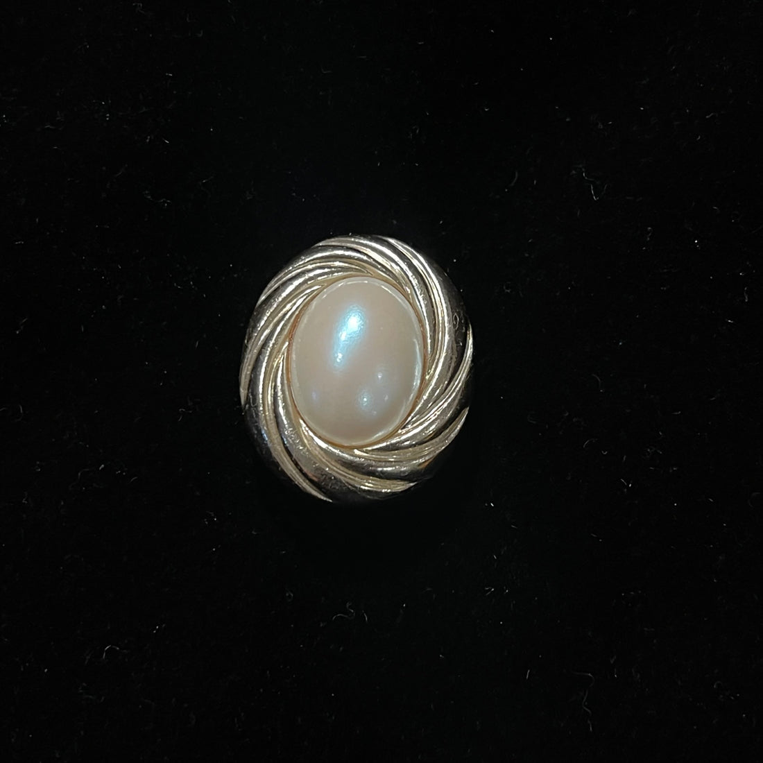 Vintage Oval Gold &amp; Pearl Scarf Clip