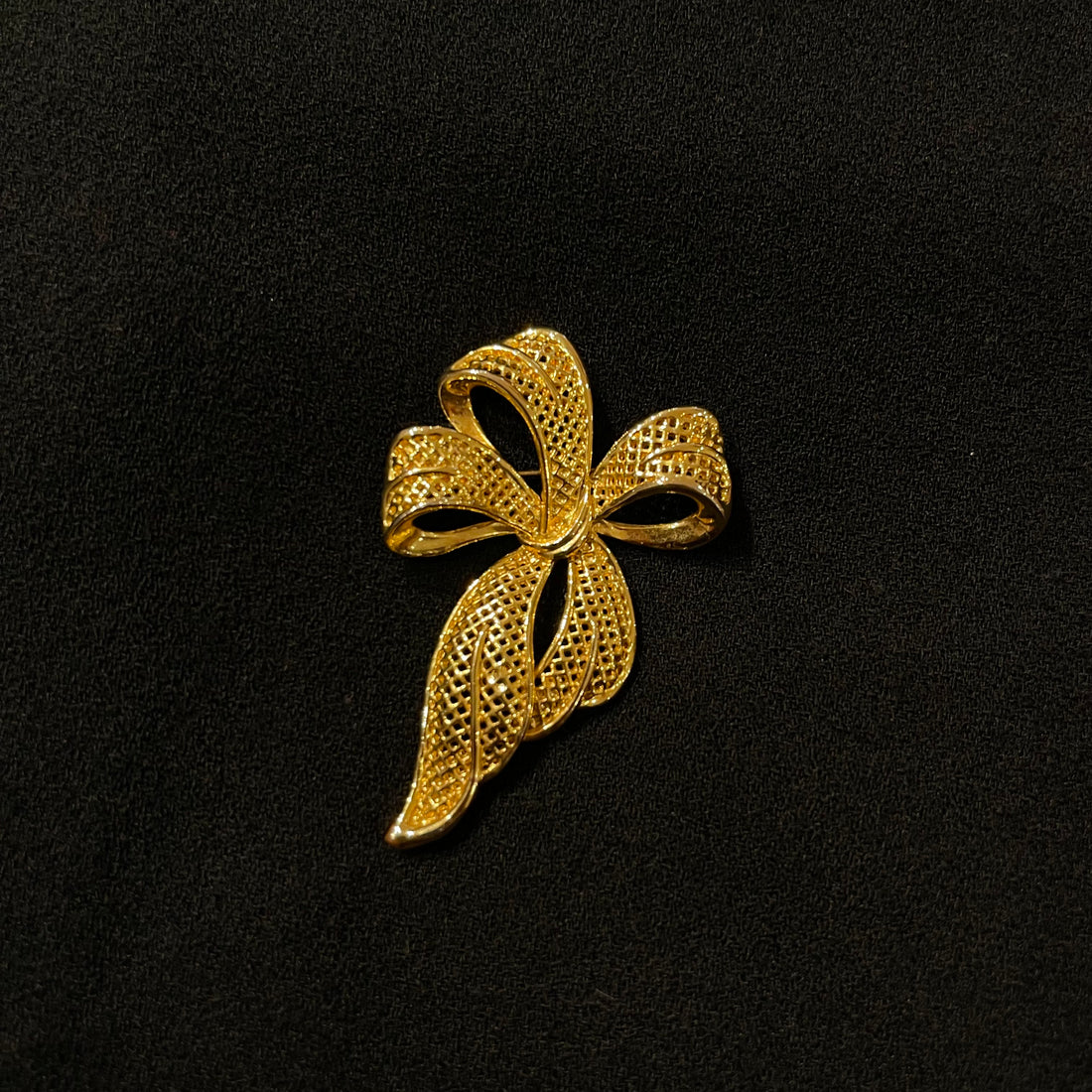 Vintage Large Abstract Gold Gingham Patterned Bow Brooch