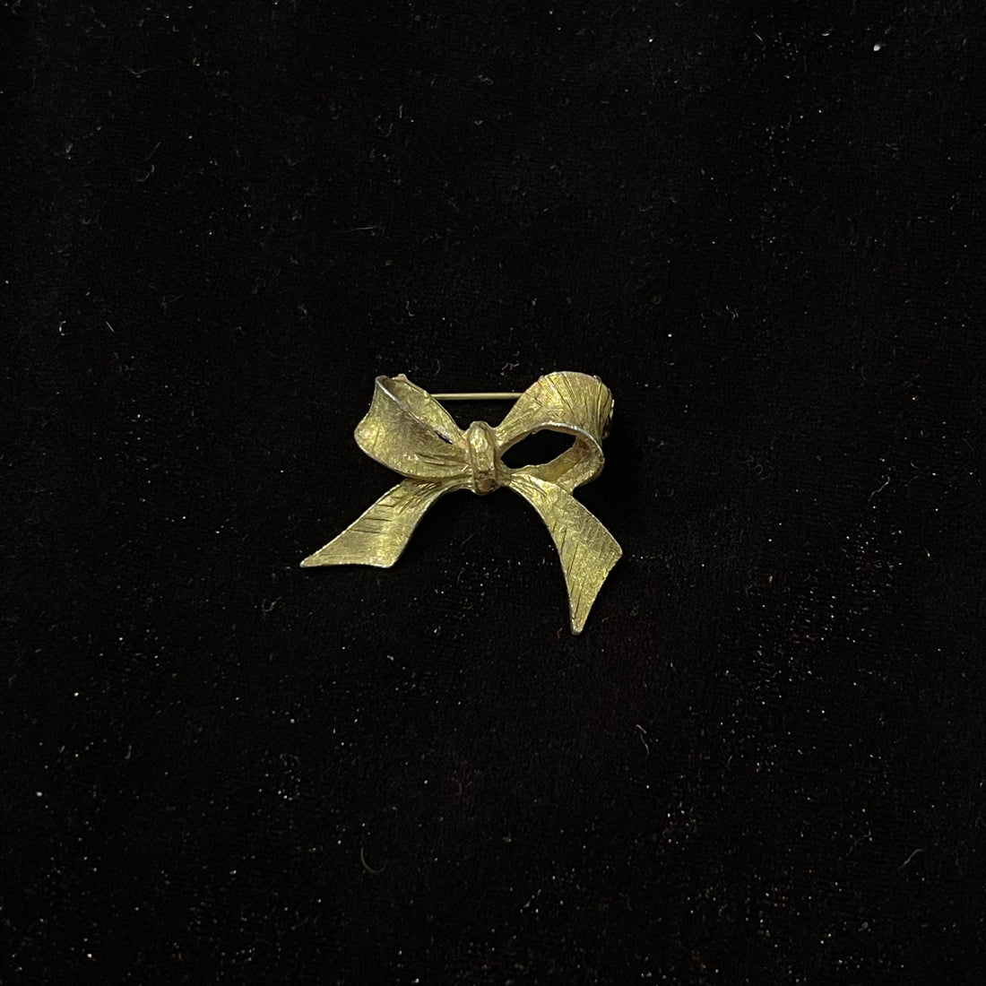 Vintage Gold Textured Mini Bow Brooch