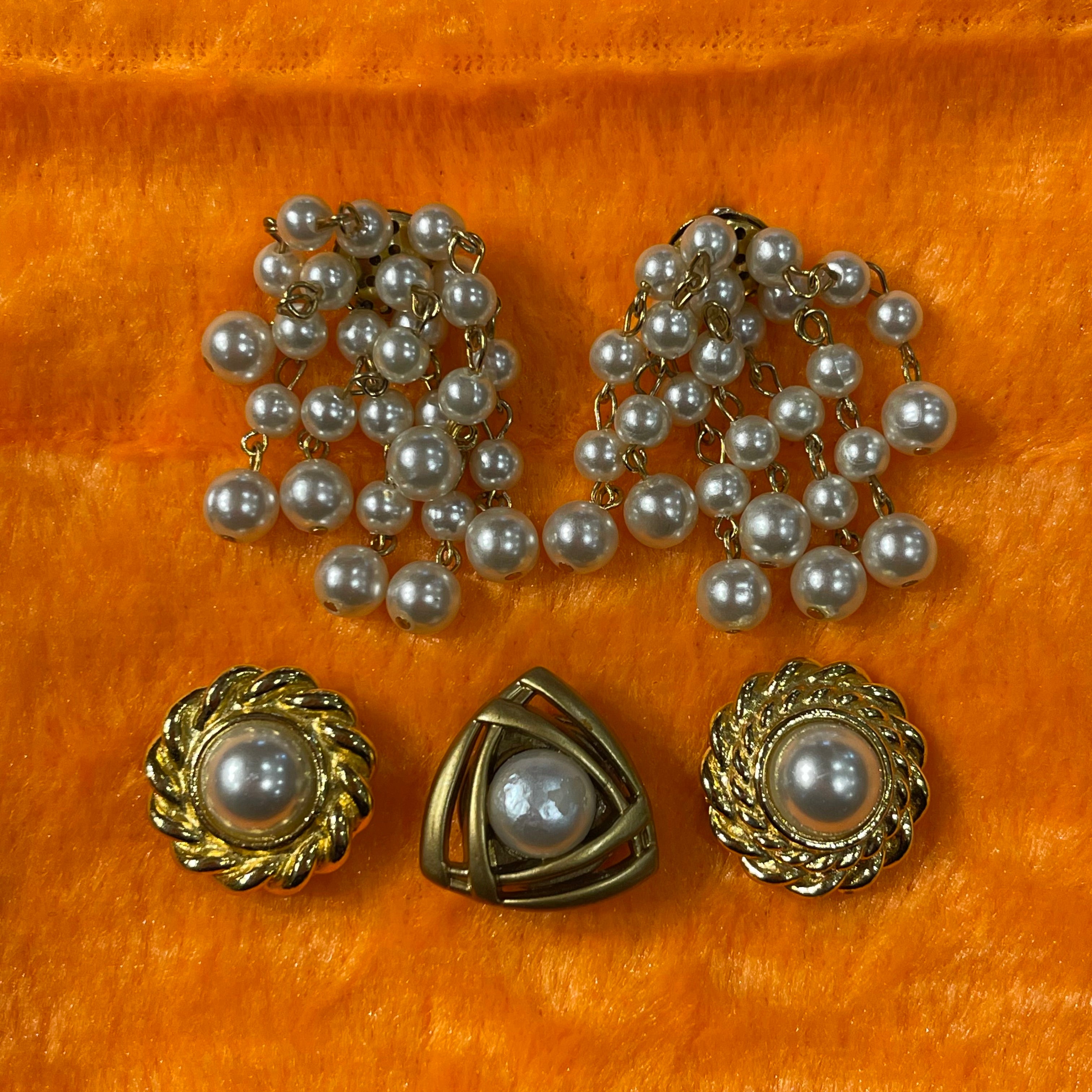 Vintage Elegant Necklace, Pearl Earrings &amp; Button Cover Set